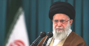 İran Lideri Ayetullah Ali Hamaney: Kimdir, Kaç Yaşındaydı?